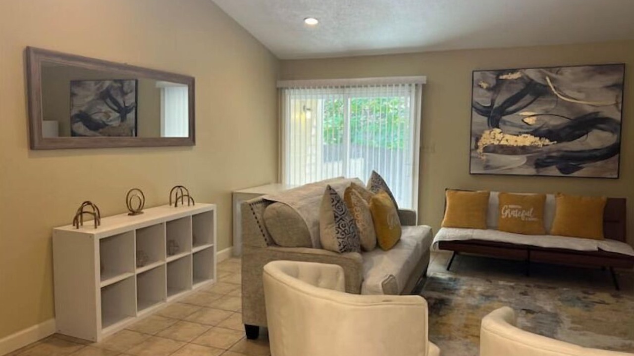 Photo of Livingroom in Valdosta