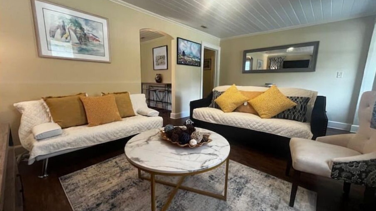 Photo of Livingroom in Valdosta