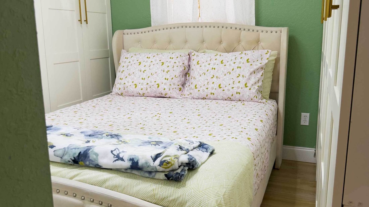 Photo of Bedroom in Deerfield Beach