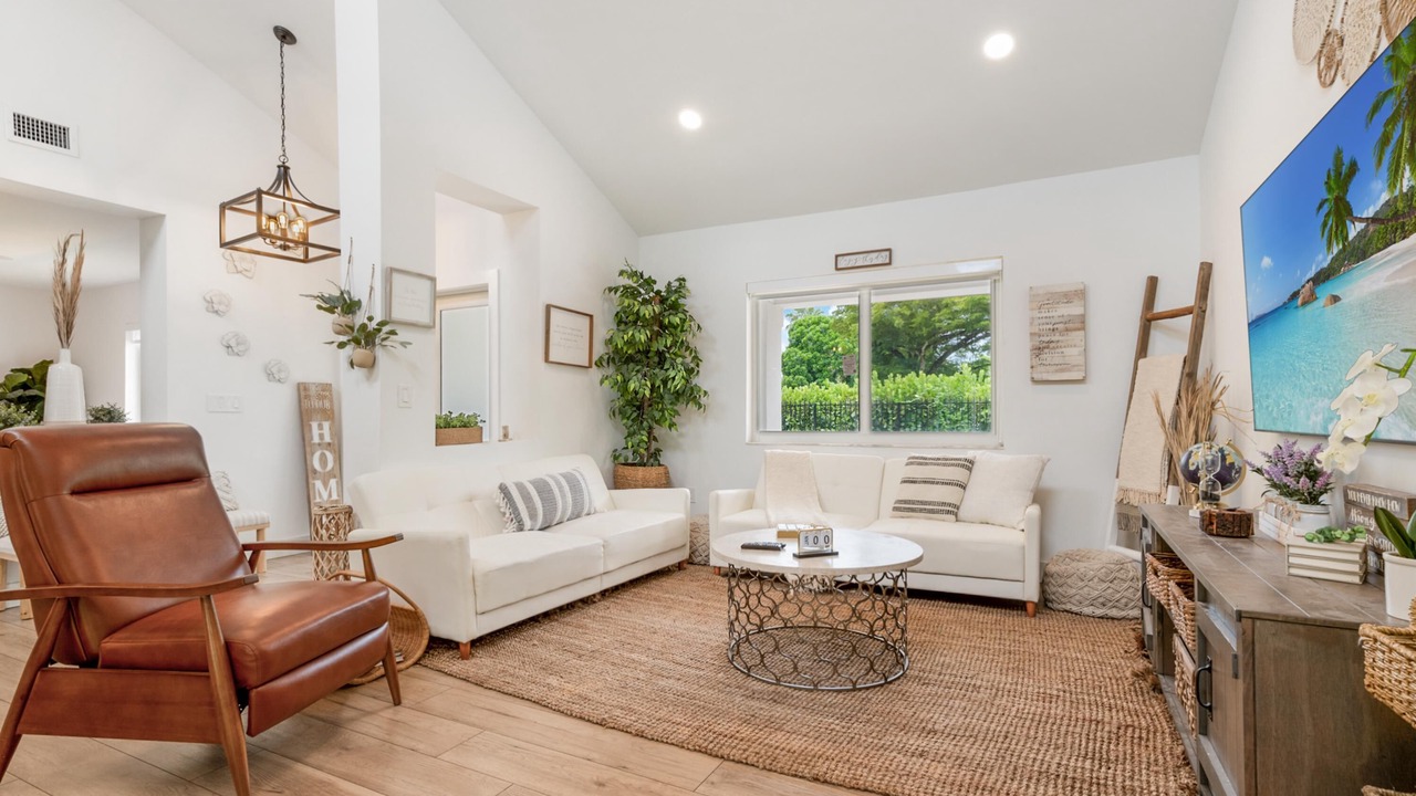 Photo of Livingroom in Ludlam