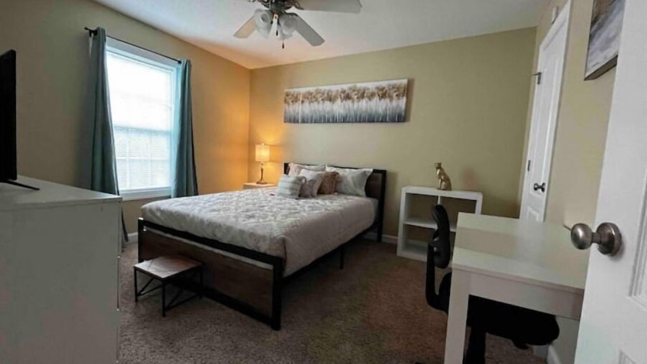 Photo of Bedroom in Valdosta
