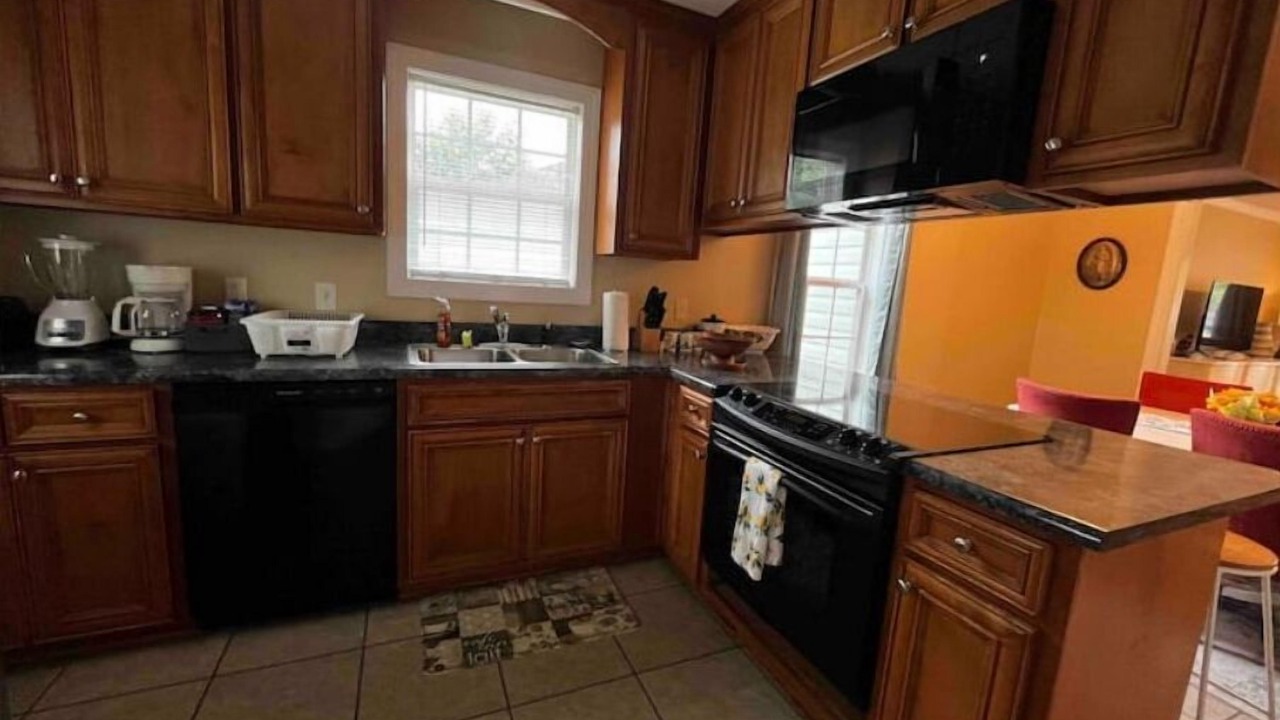 Photo of Kitchen in Valdosta