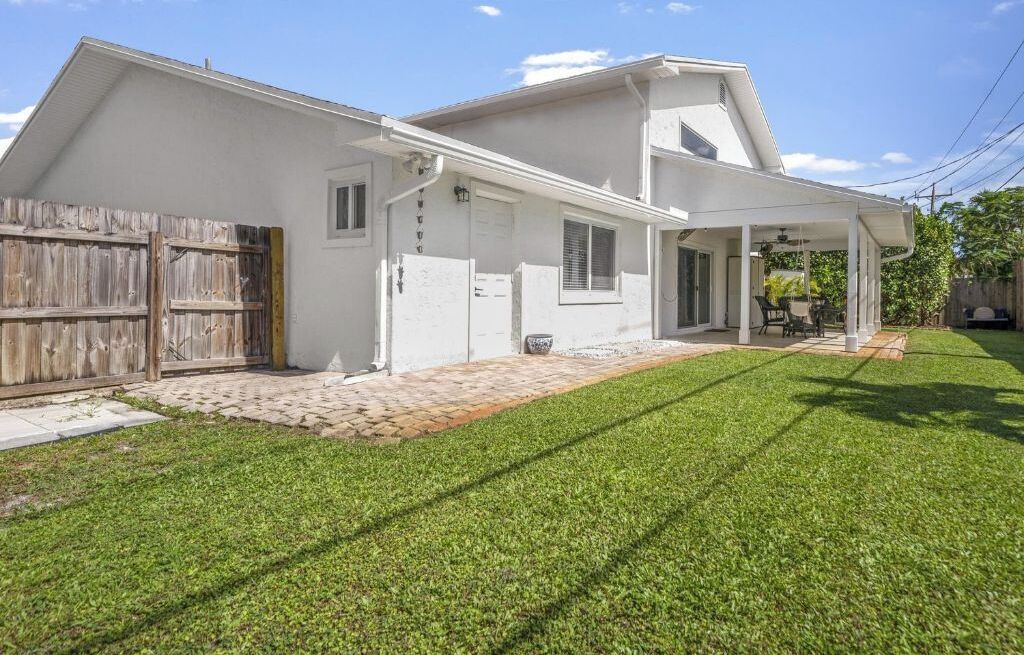 Photo of Outdoor in Tropic Palms