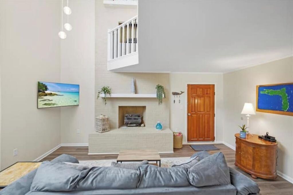 Photo of Livingroom in Butler Beach