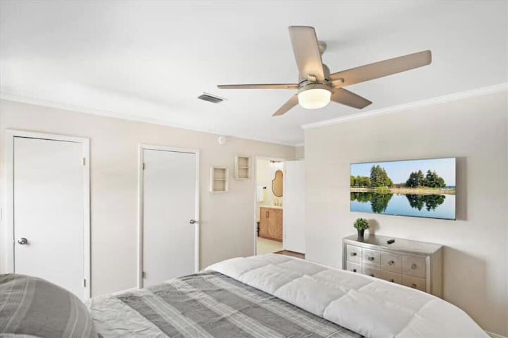 Photo of Bedroom in Butler Beach