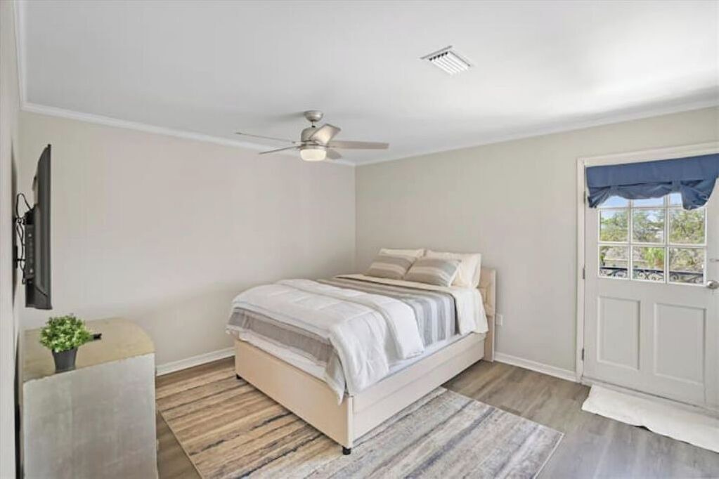 Photo of Bedroom in Butler Beach