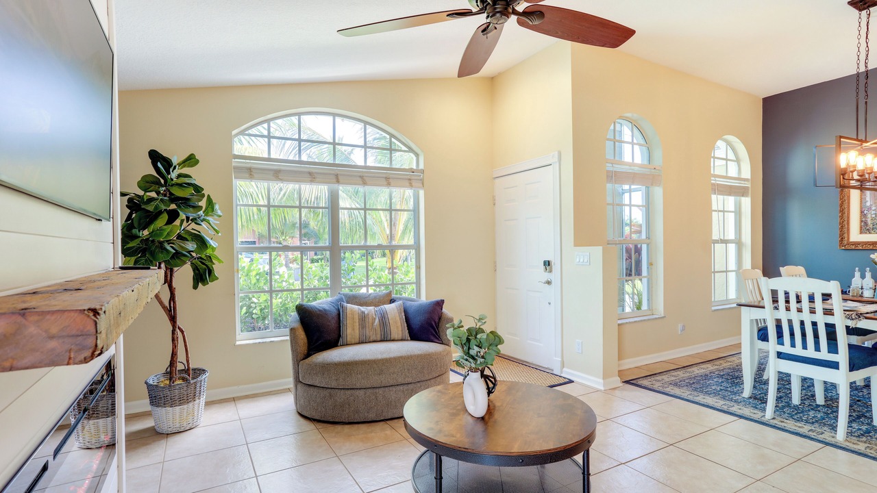 Photo of Livingroom in North Palm Beach Heights