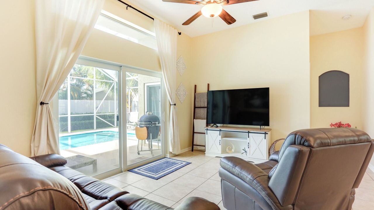 Photo of Livingroom in North Palm Beach Heights