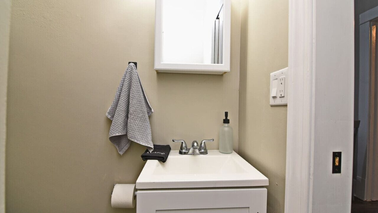 Photo of Bathroom in Winter Garden