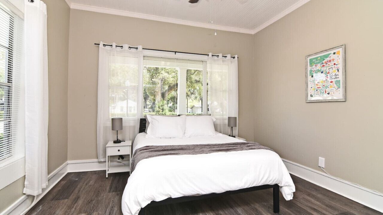 Photo of Bedroom in Winter Garden