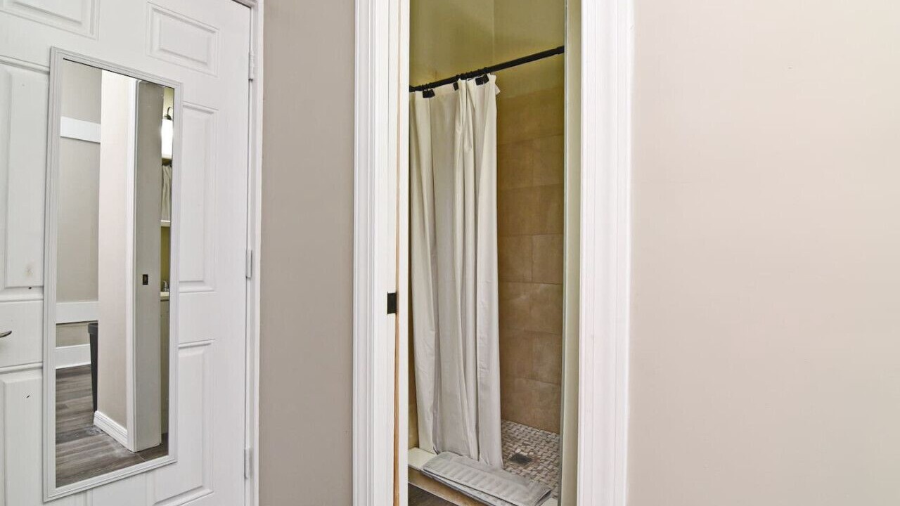 Photo of Bathroom in Winter Garden