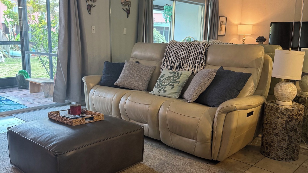 Photo of Livingroom in Bayview