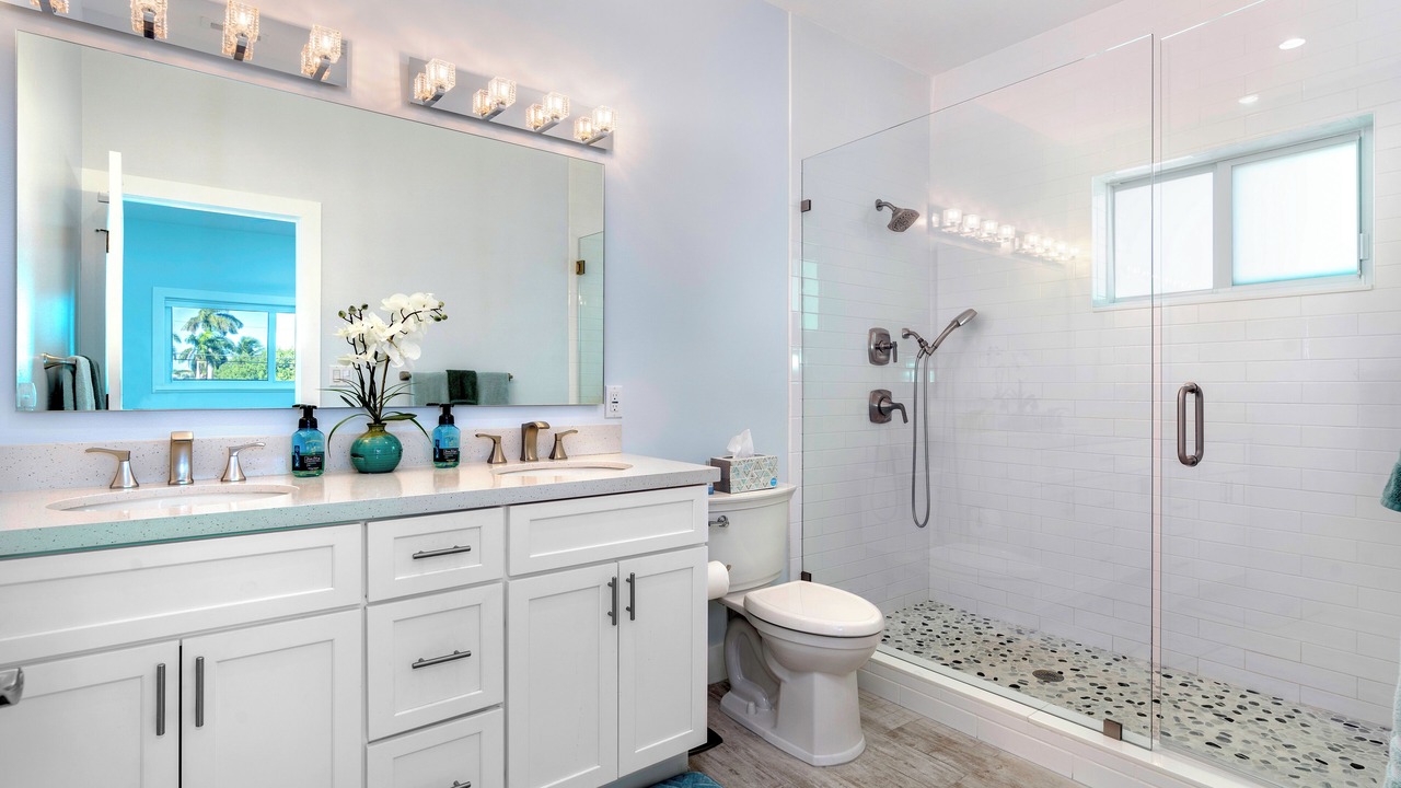 Photo of Bathroom in Marathon
