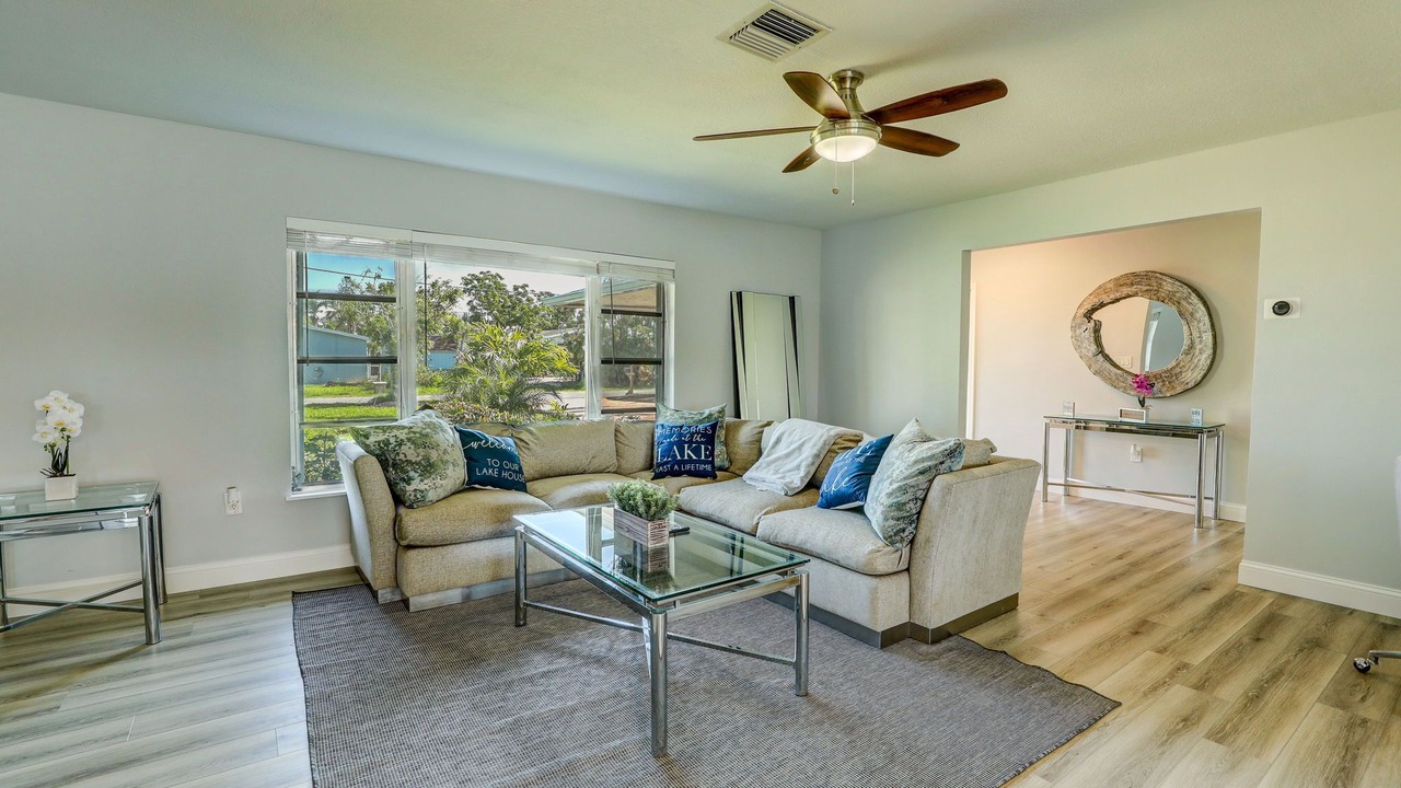 Photo of Livingroom in Iona