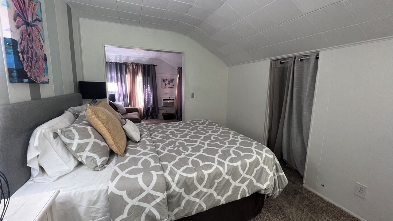 Photo of Bedroom in Lake Worth