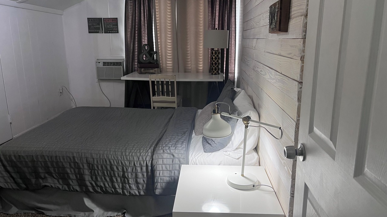Photo of Bedroom in Lake Worth