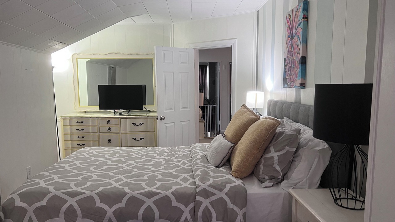 Photo of Bedroom in Lake Worth