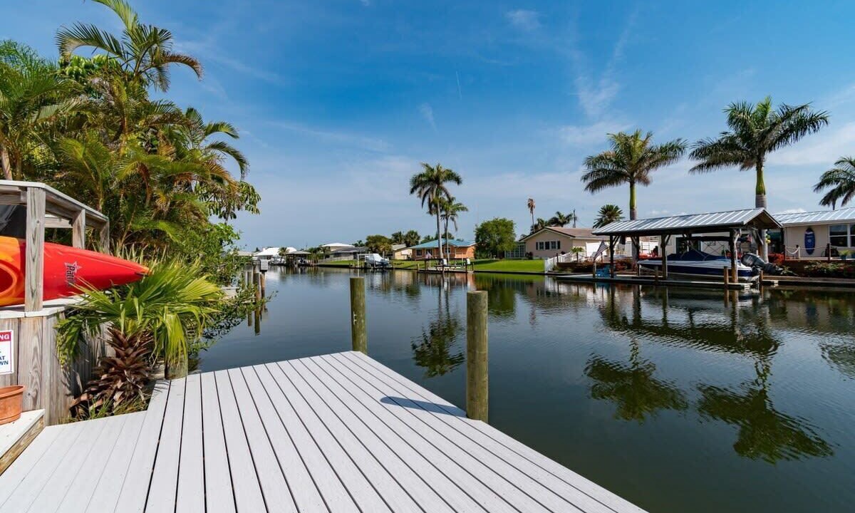Photo of Others in Cocoa Isles