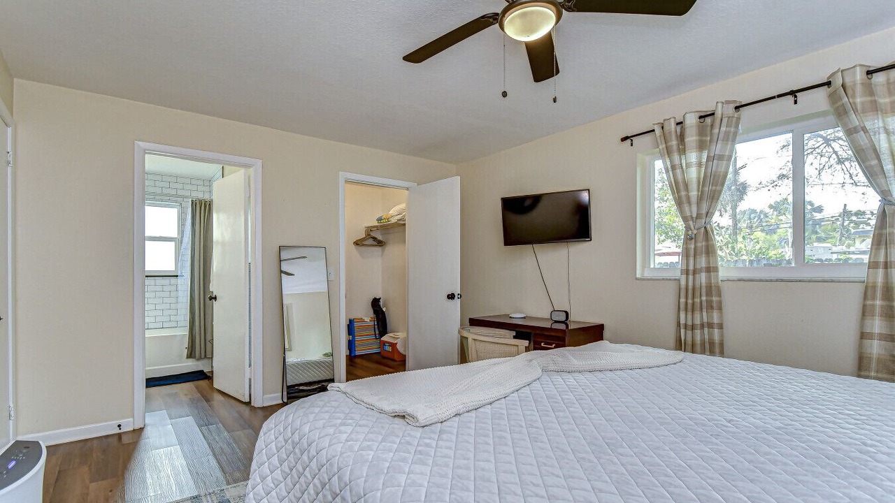 Photo of Bedroom in Pinellas Park