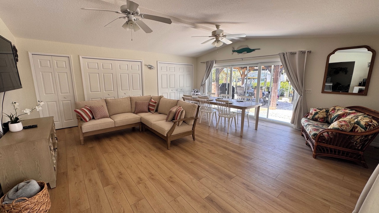 Photo of Livingroom in Englewood South