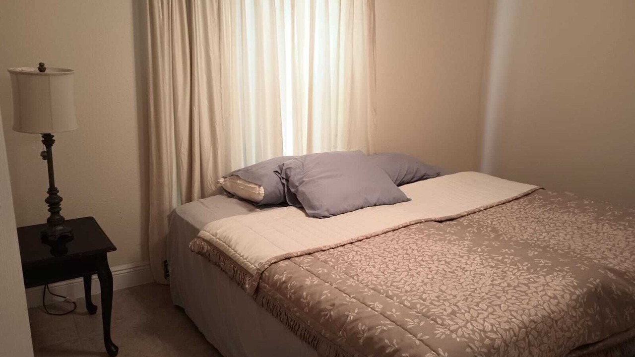 Photo of Bedroom in Tavares