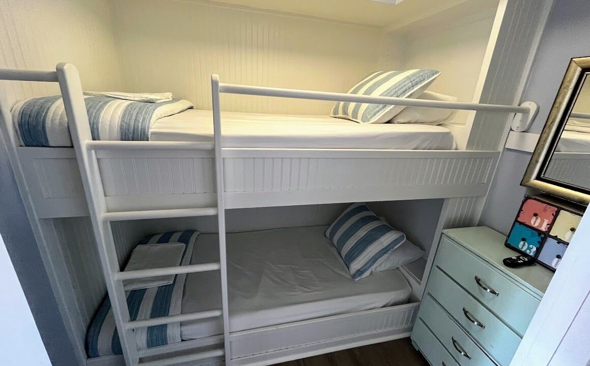Photo of Bedroom in Holiday Isle