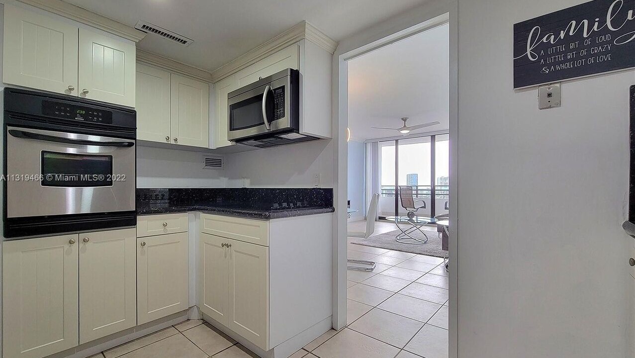 Photo of Kitchen in Hollywood South Central Beach