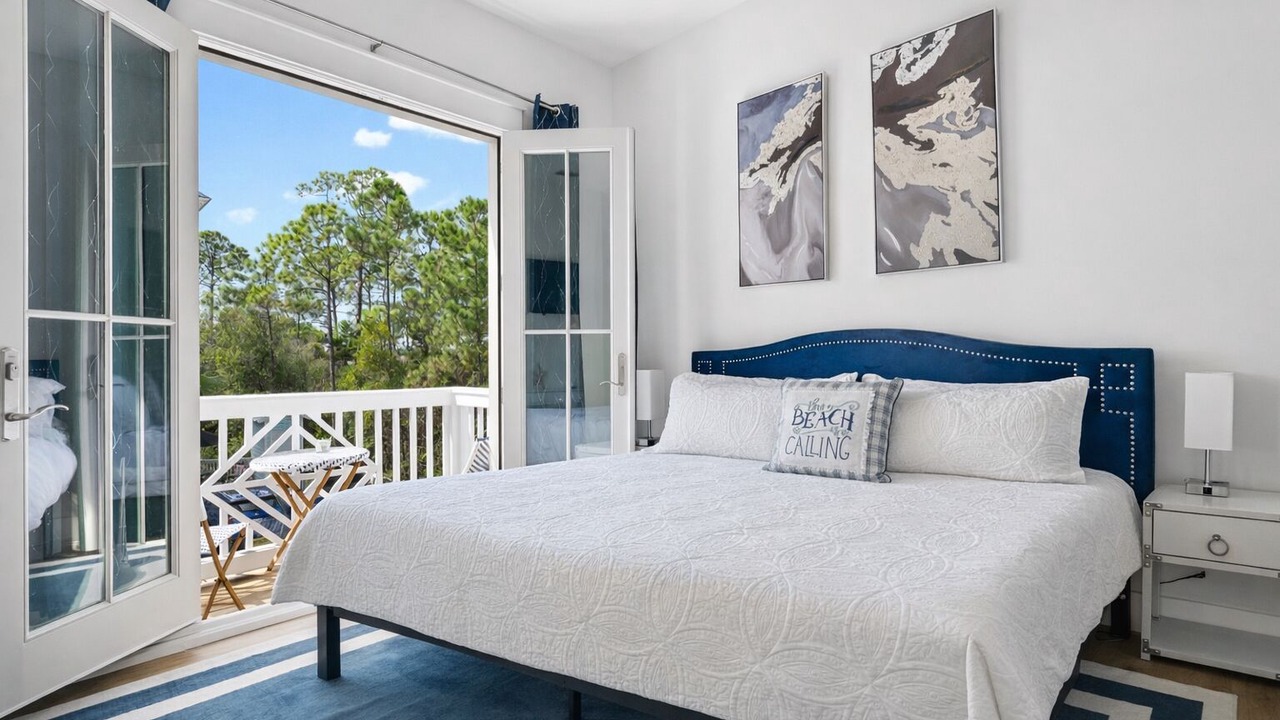 Photo of Patio Balcony in Treetop