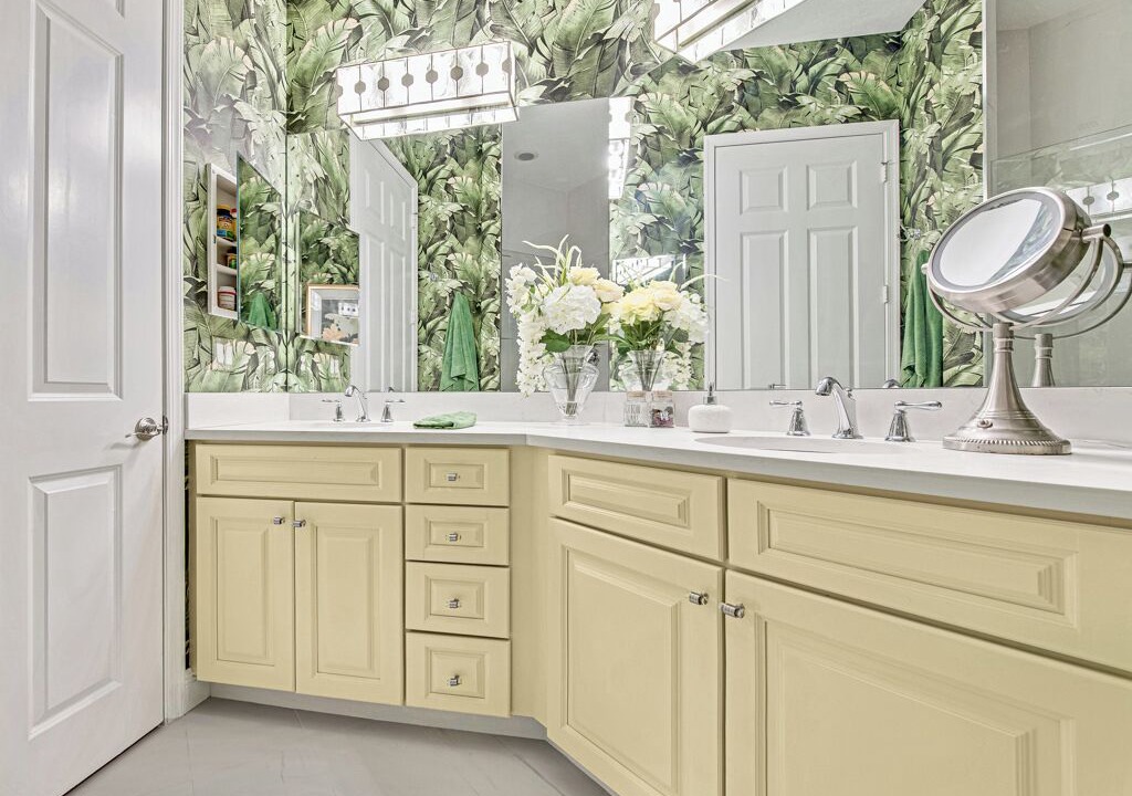 Photo of Bathroom in Hunt Club