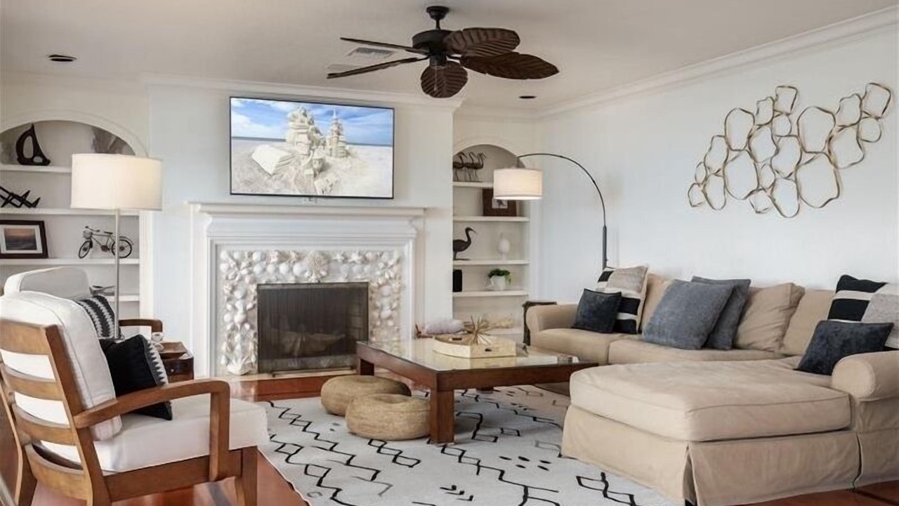 Photo of Livingroom in Redington Beach