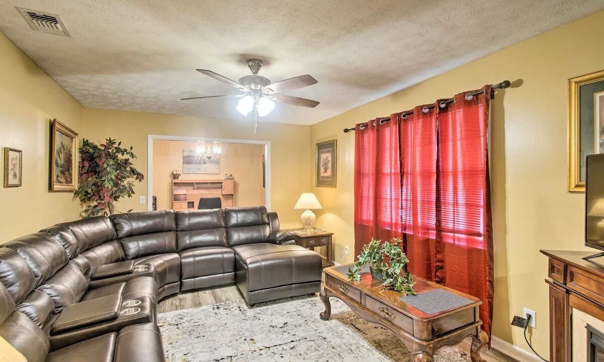 Photo of Livingroom in Waycross