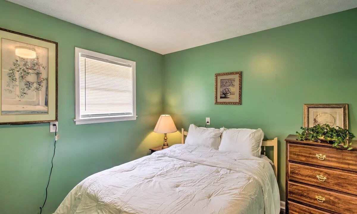 Photo of Bedroom in Waycross