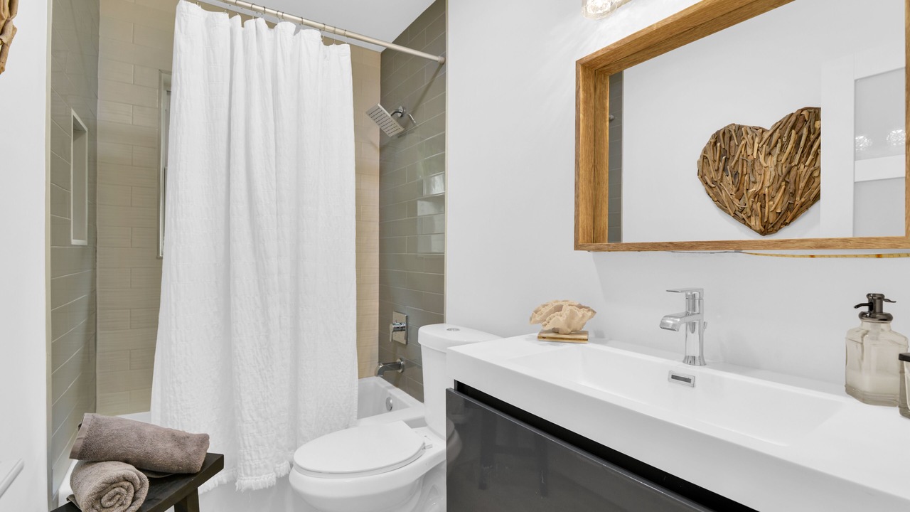 Photo of Bathroom in Tropic Palms