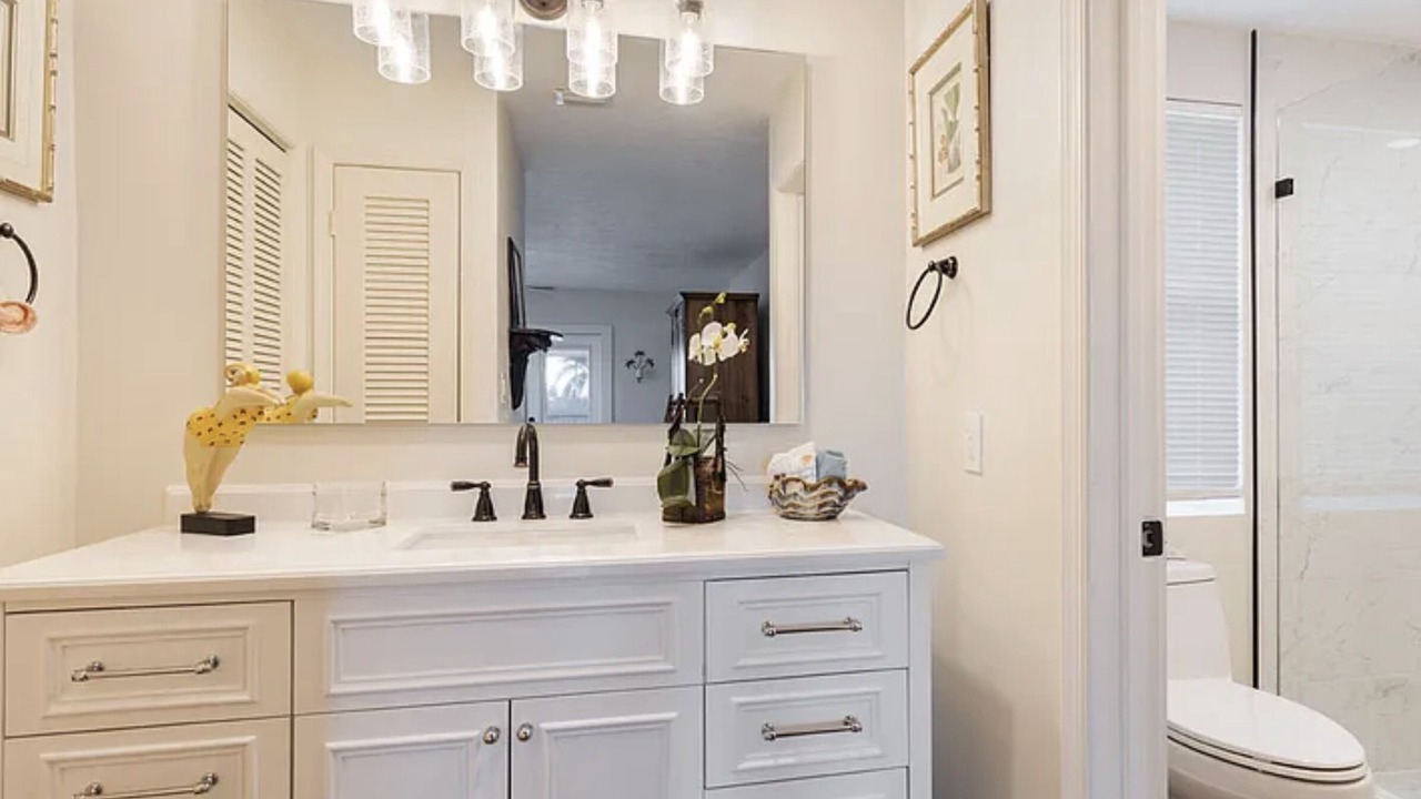 Photo of Bathroom in Marathon