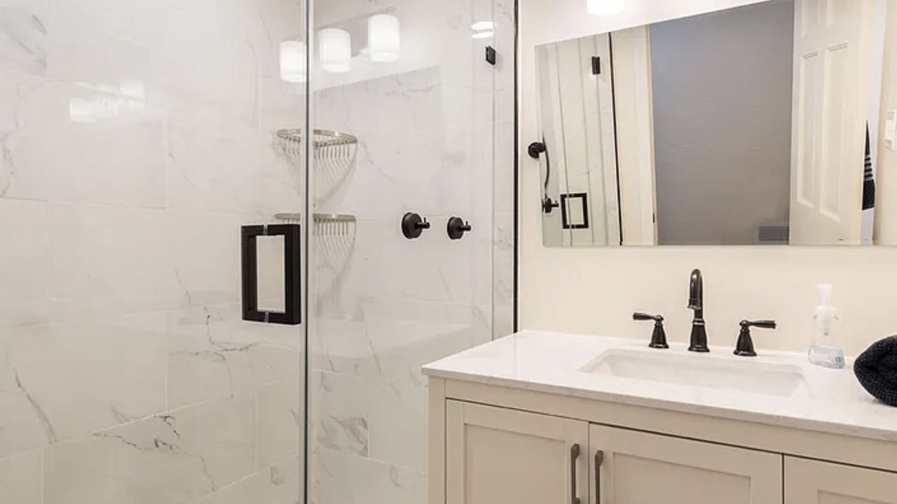 Photo of Bathroom in Marathon