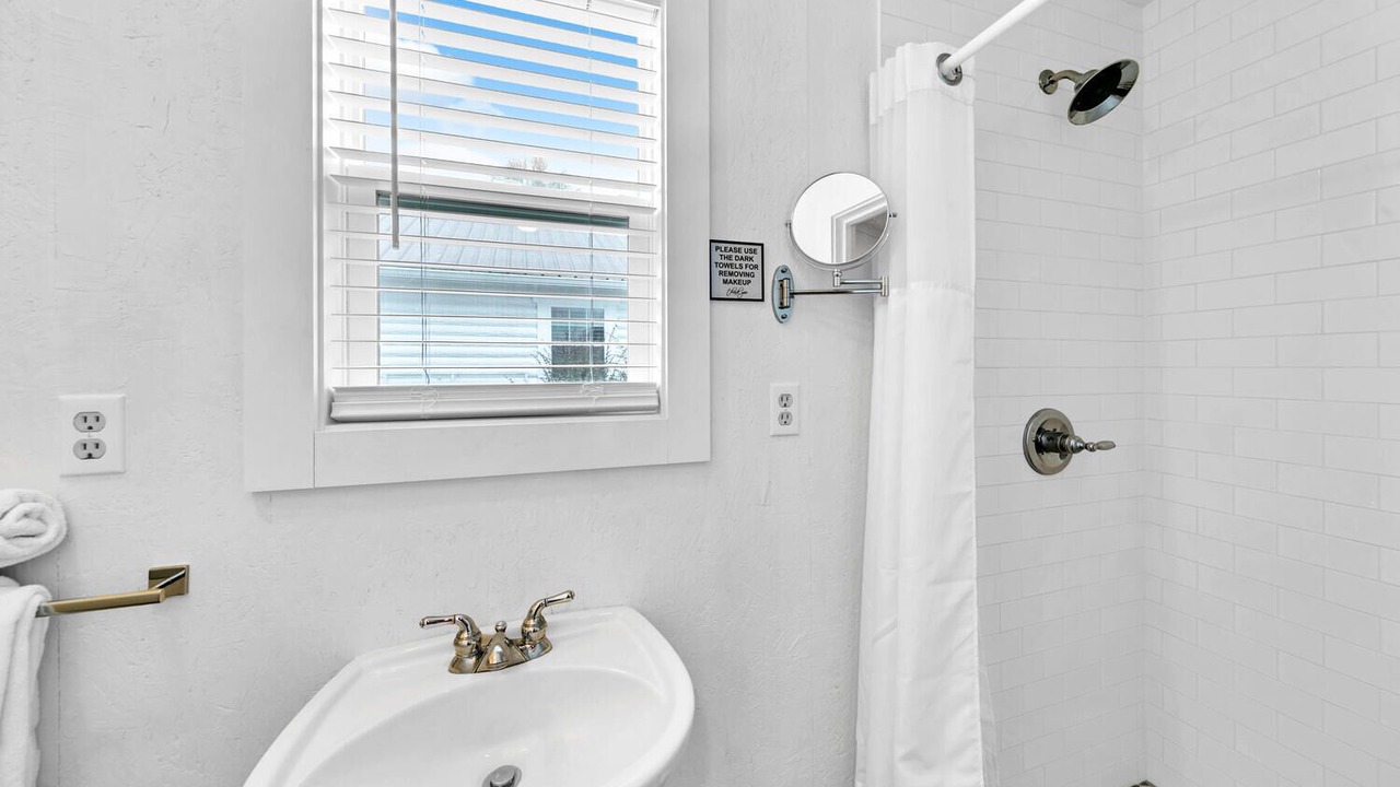 Photo of Bathroom in Gulfview Heights