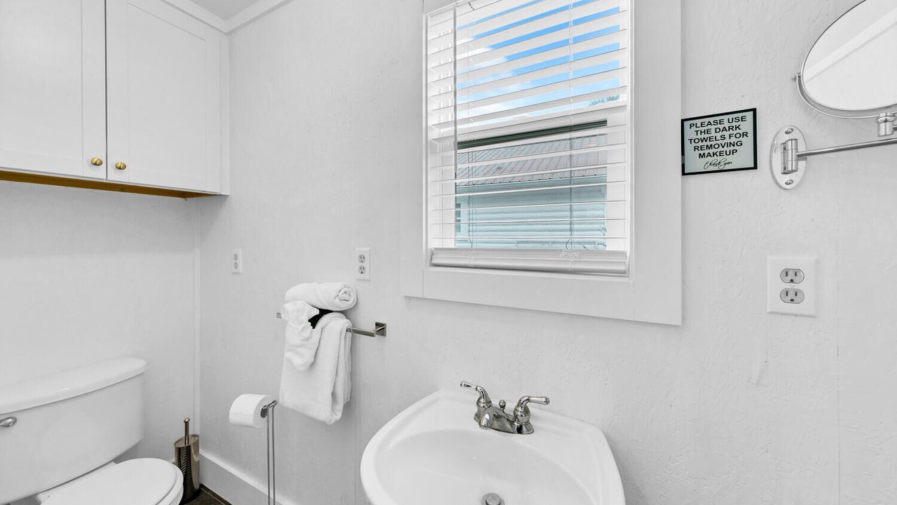 Photo of Bathroom in Gulfview Heights