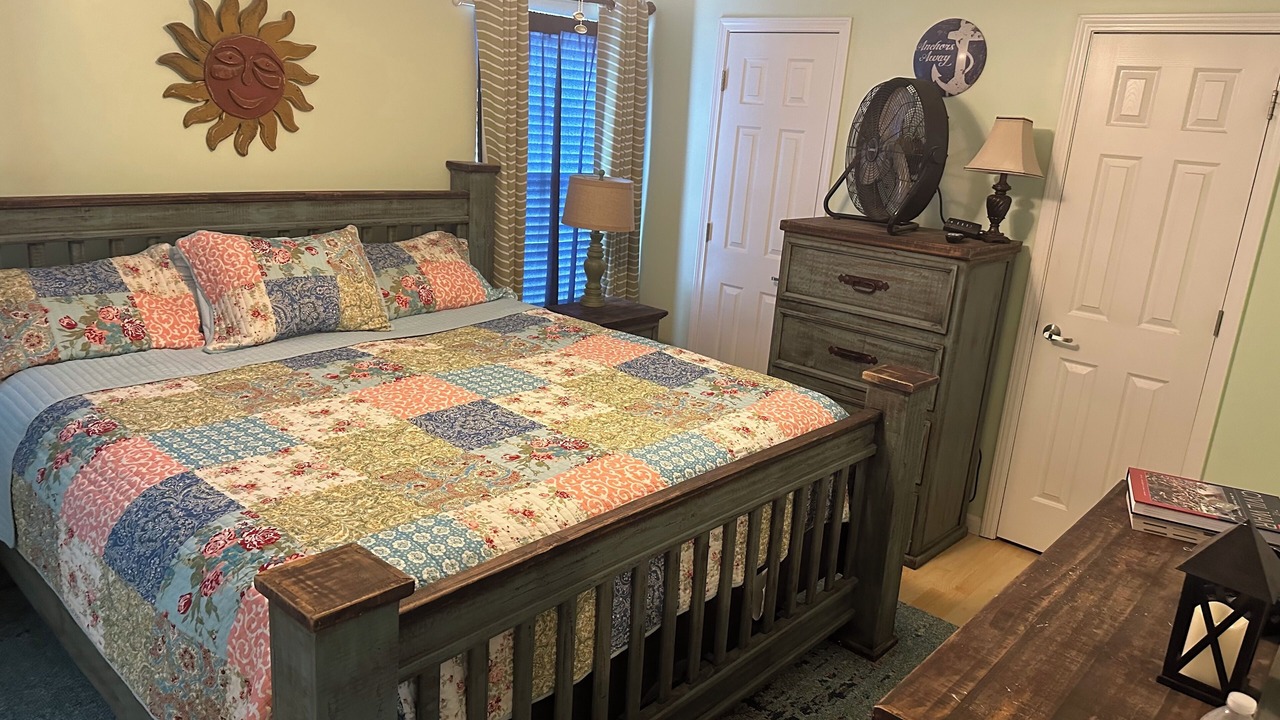Photo of Bedroom in Cobb