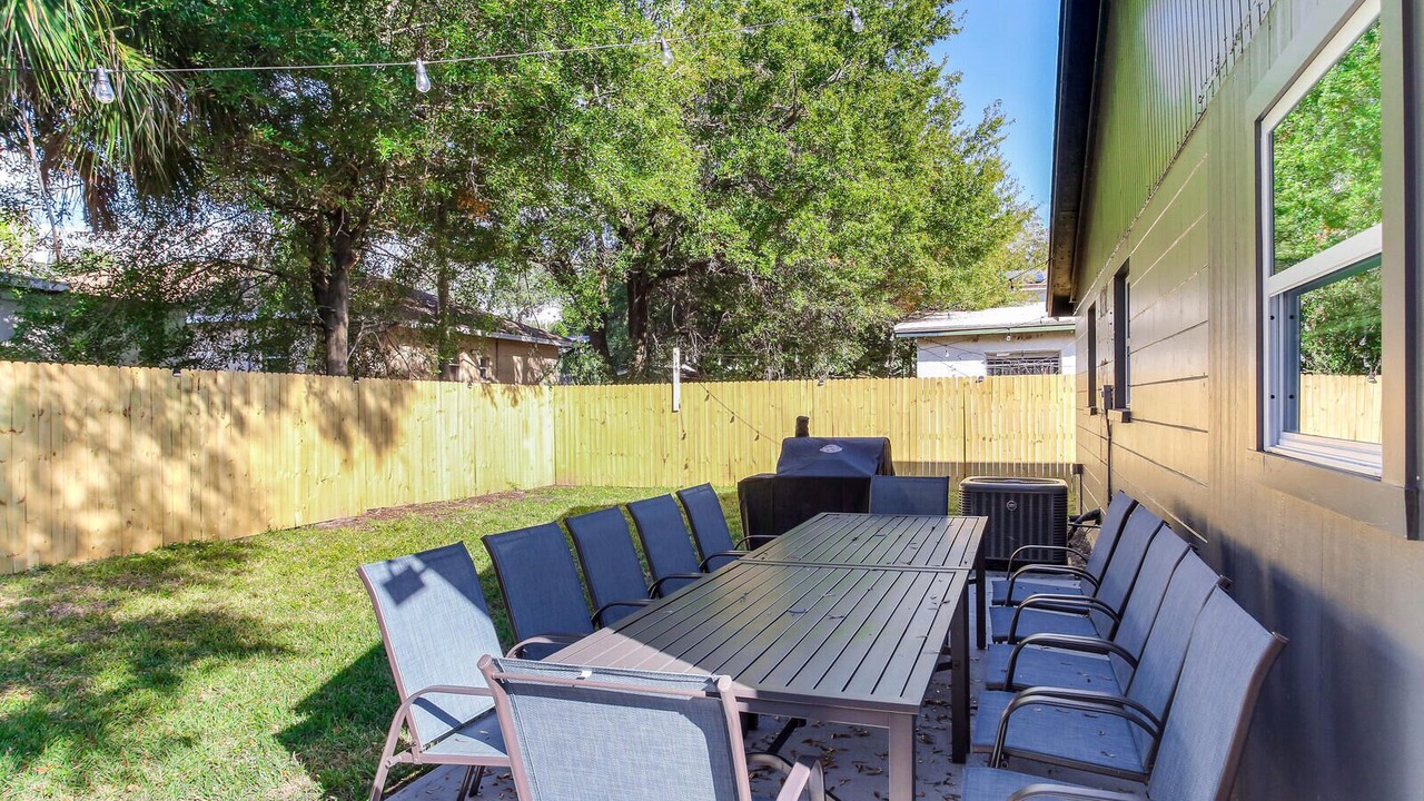 Photo of Outdoor in Carver City - Lincoln Gardens