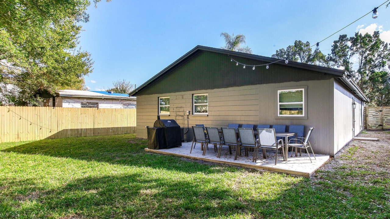 Photo of Outdoor in Carver City - Lincoln Gardens