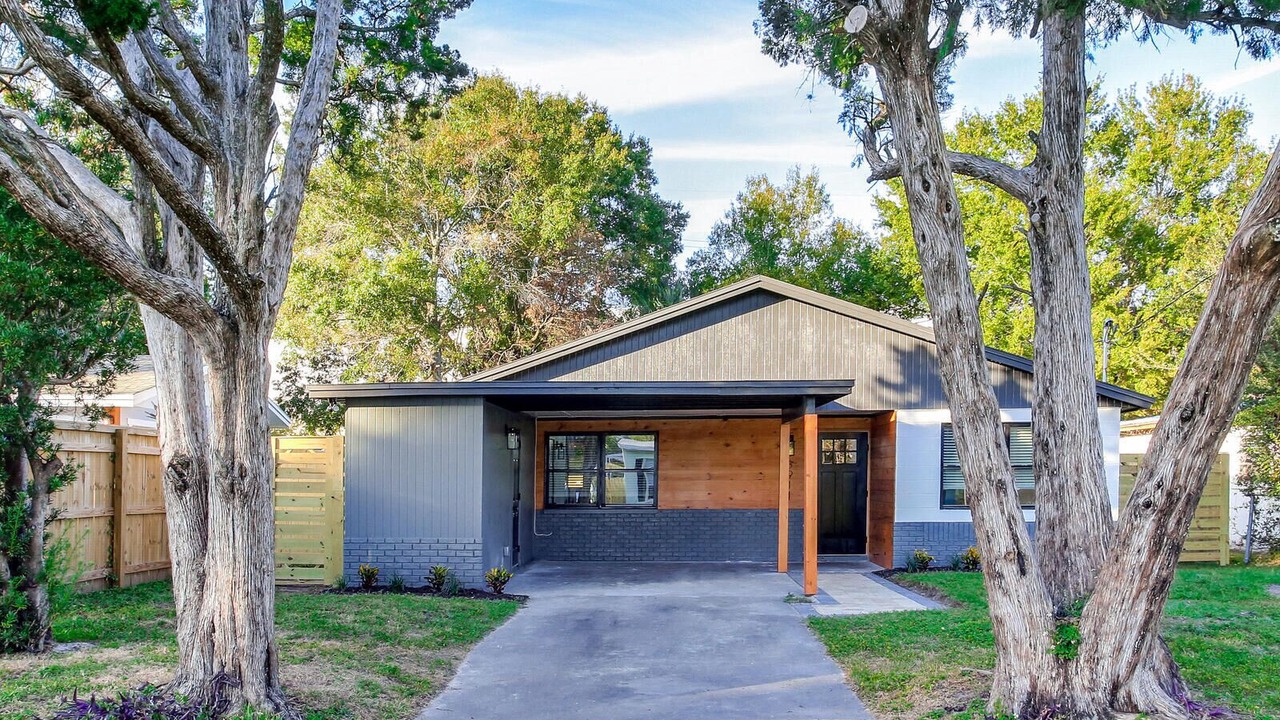 Photo of Outdoor in Carver City - Lincoln Gardens