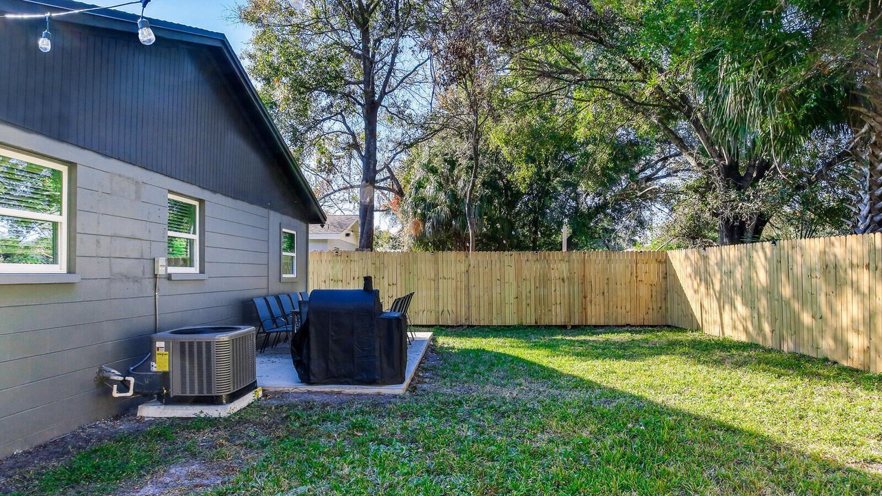 Photo of Outdoor in Carver City - Lincoln Gardens