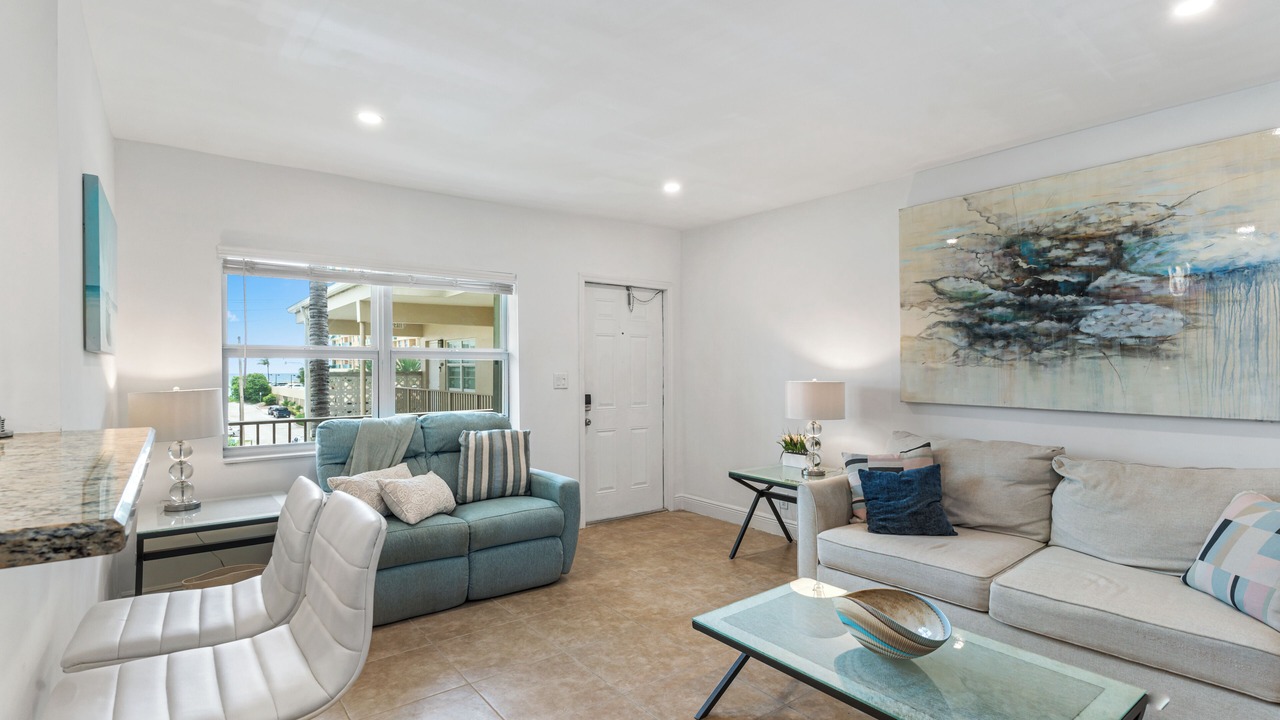 Photo of Livingroom in Hollywood South Central Beach