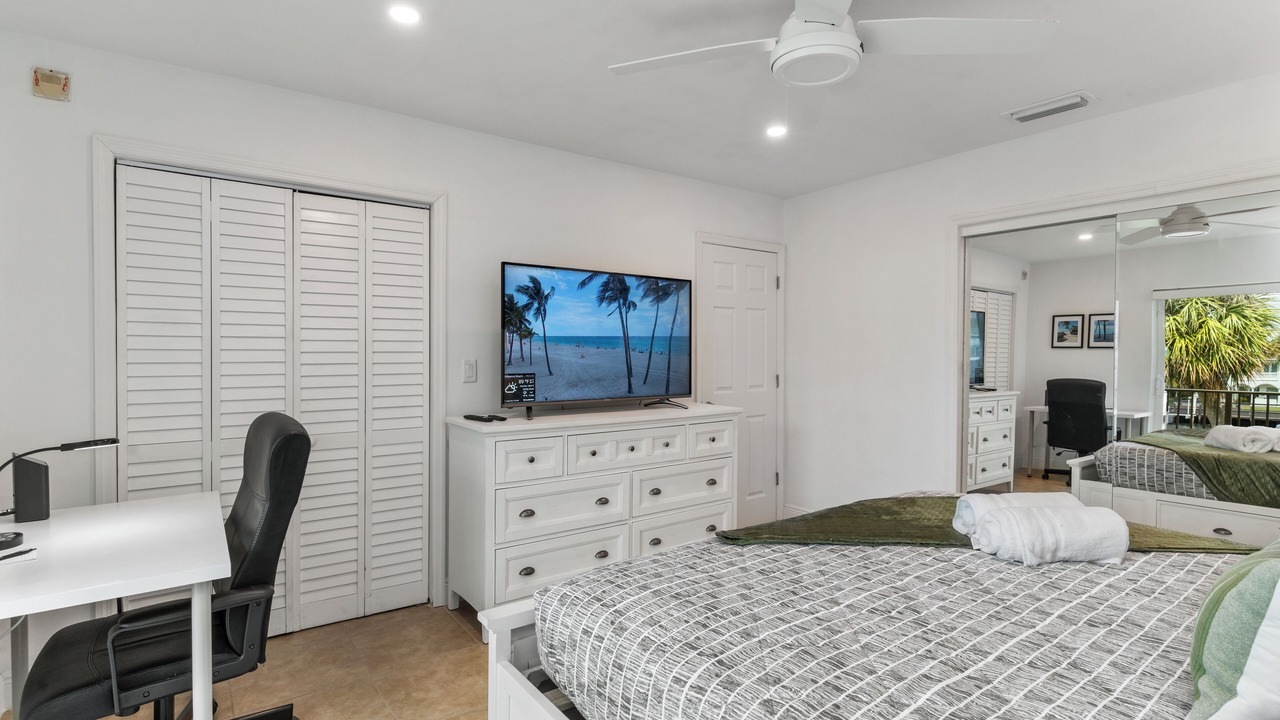 Photo of Bedroom in Hollywood South Central Beach