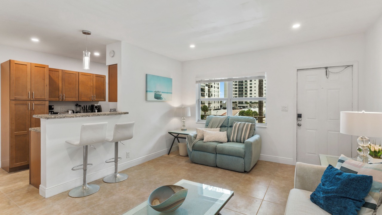Photo of Livingroom in Hollywood South Central Beach
