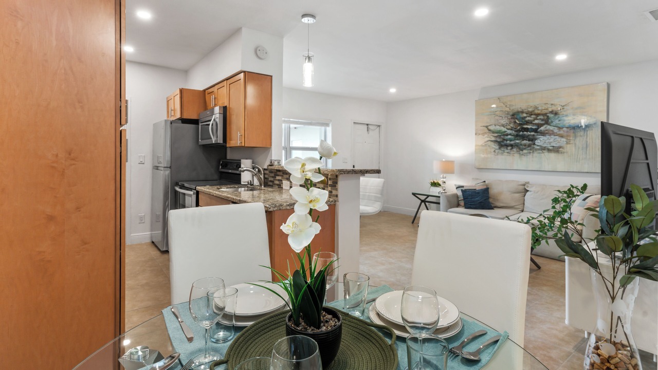 Photo of Livingroom in Hollywood South Central Beach