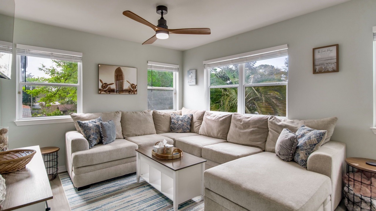 Photo of Livingroom in Southeast Pensacola