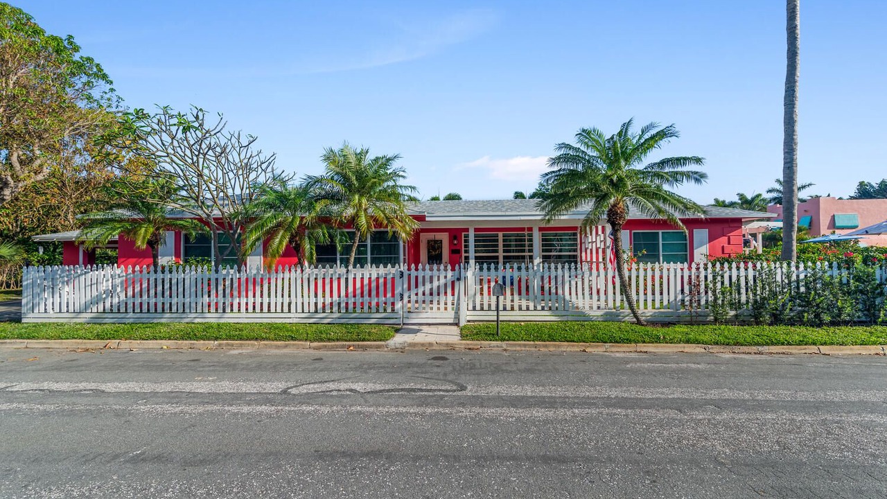 Photo of Outdoor in Parrot Cove