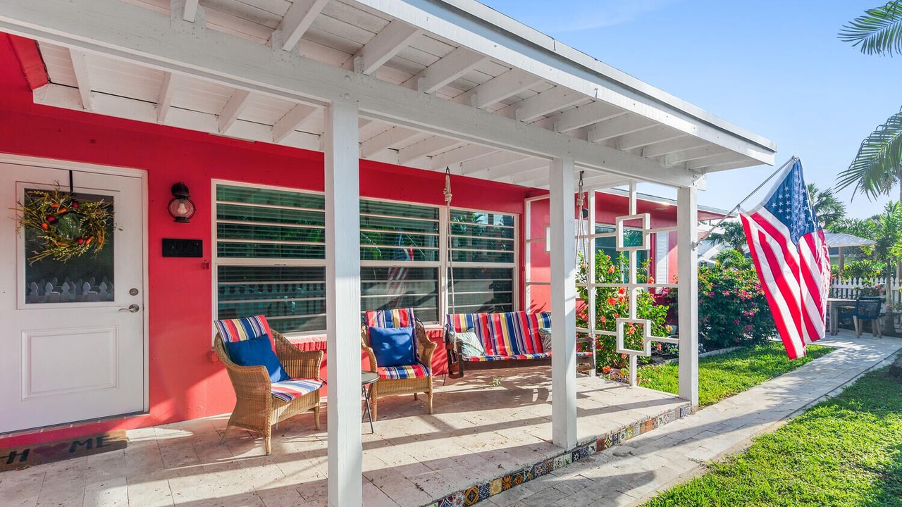 Photo of Patio Balcony in Parrot Cove
