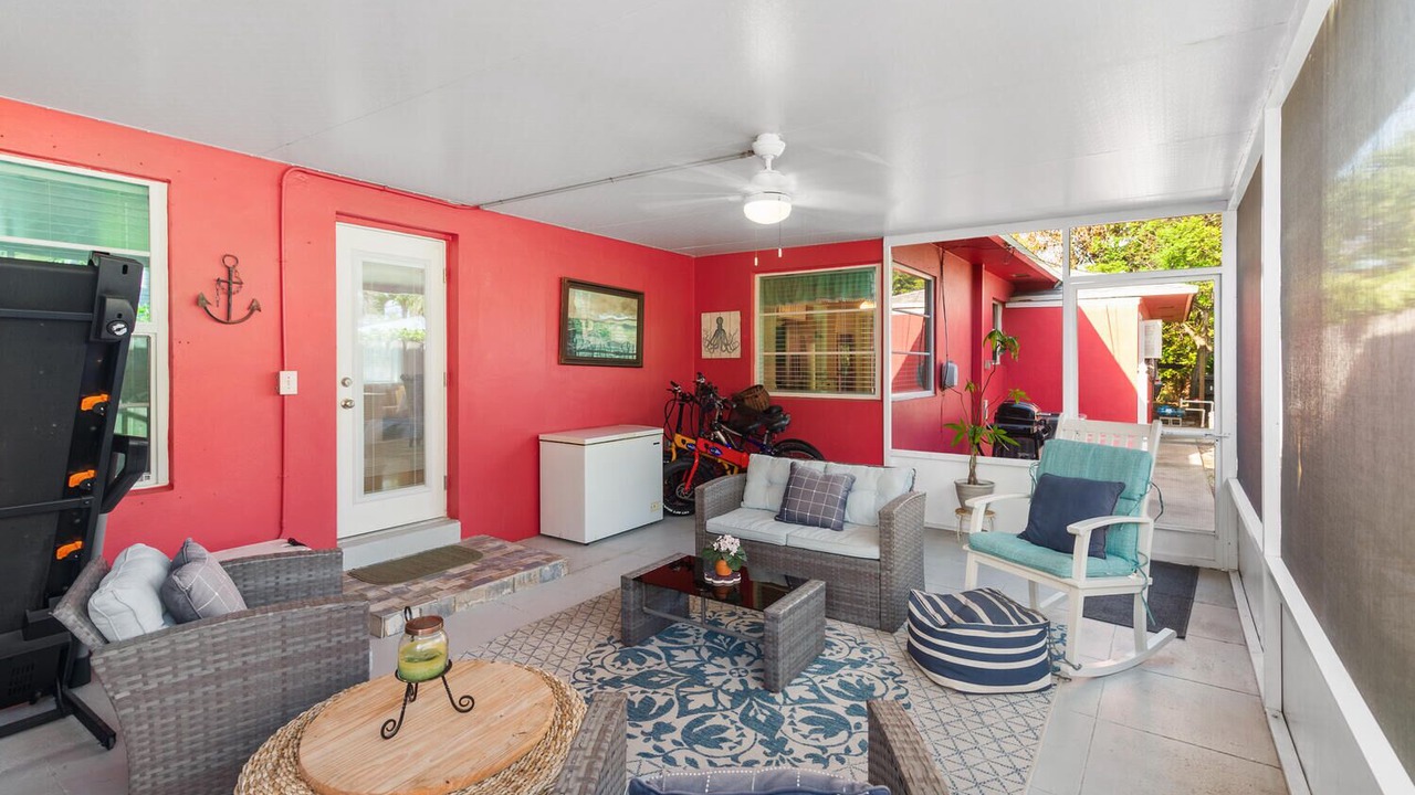 Photo of Patio Balcony in Parrot Cove